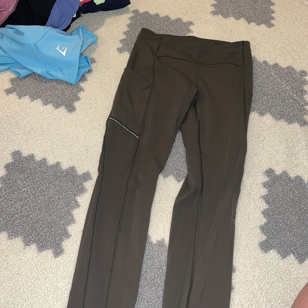Army green lululemon leggings with pockets